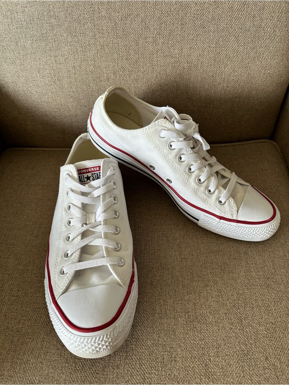 Converse Chuck Taylor All Star Low Top White Sneakers Size 11 (Unisex)